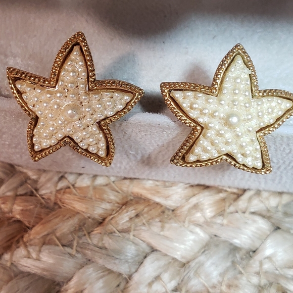 Starfish Stretch Bracelet & Earrings - Picture 5 of 7